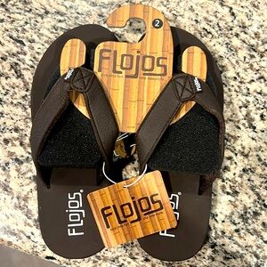 NWT size 2 kids brown flojos sandals.